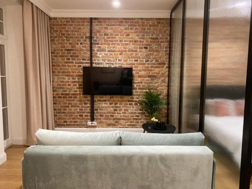 Apartment Aleja 22 *